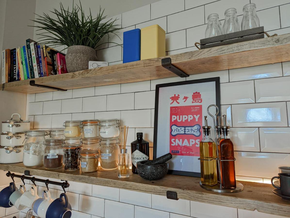 Spacious, Mid-Century 1 Bedroom Apartment Quedgeley エクステリア 写真